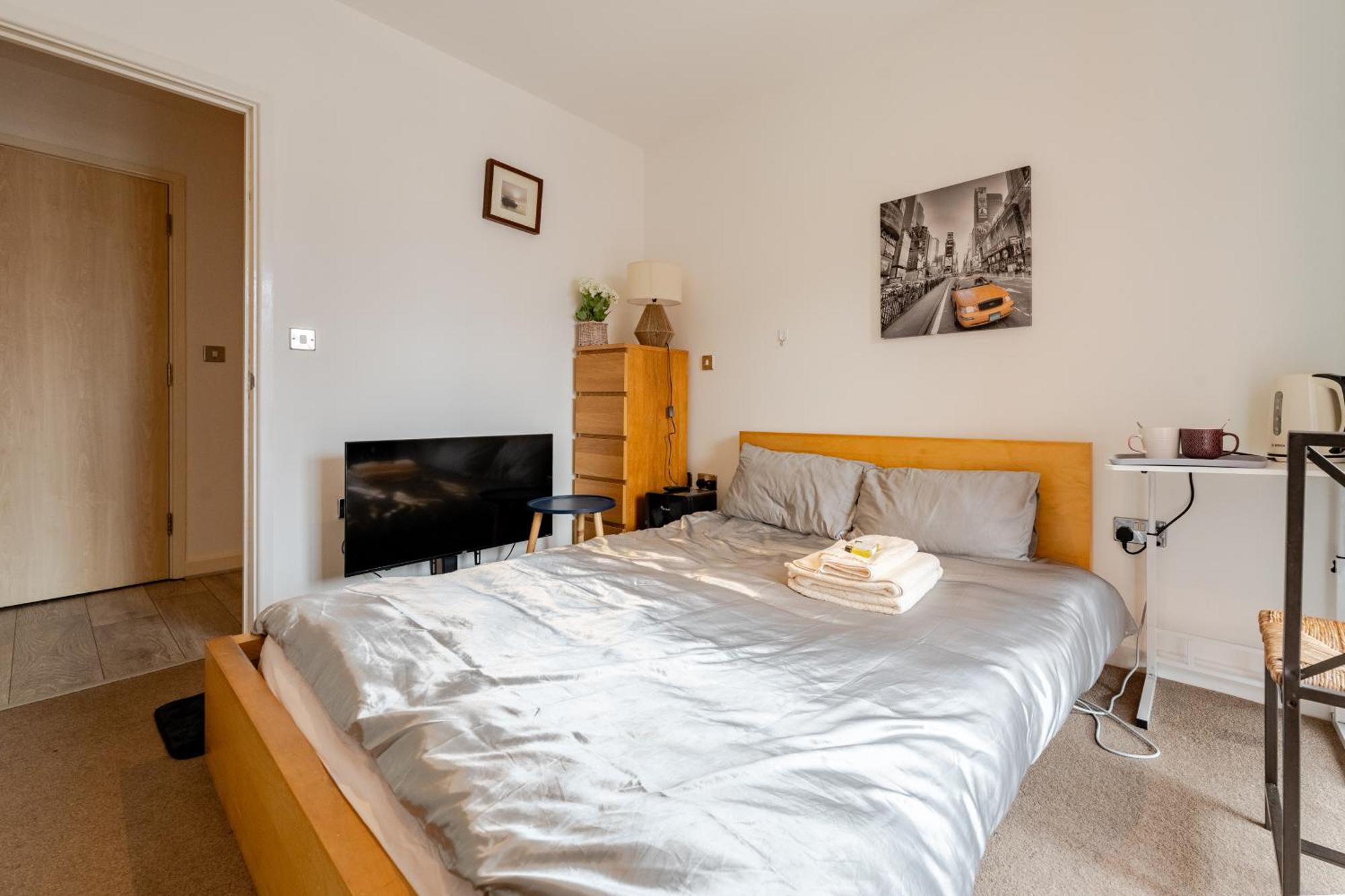 Room In Cardiff City Center - Swiftstay Экстерьер фото