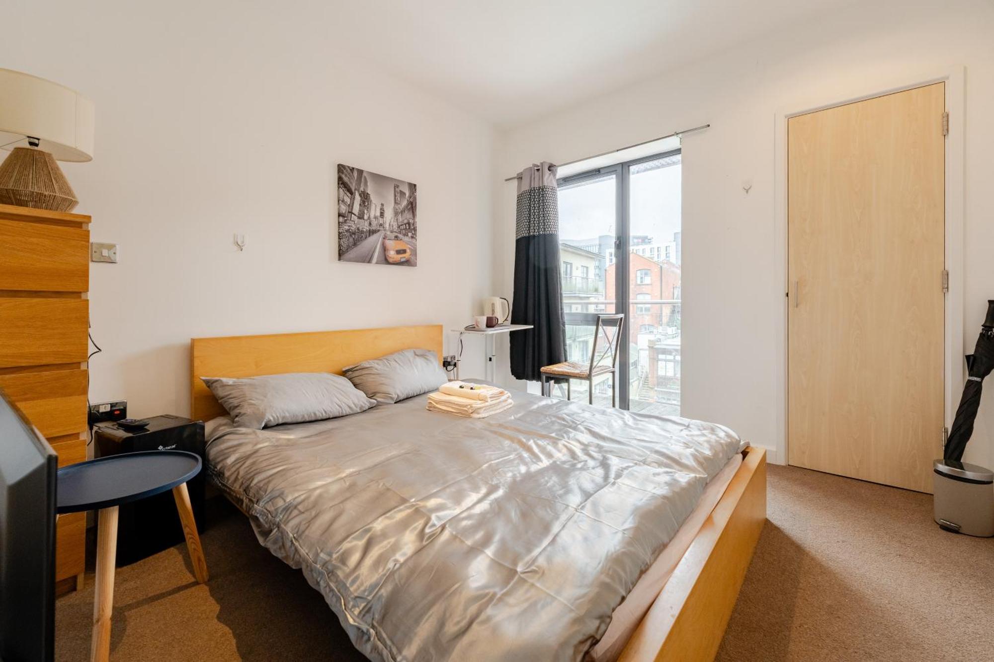 Room In Cardiff City Center - Swiftstay Экстерьер фото
